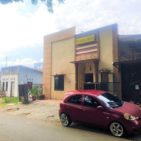 Wisma Idola Palopo Bagian luar foto