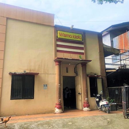 Wisma Idola Palopo Bagian luar foto