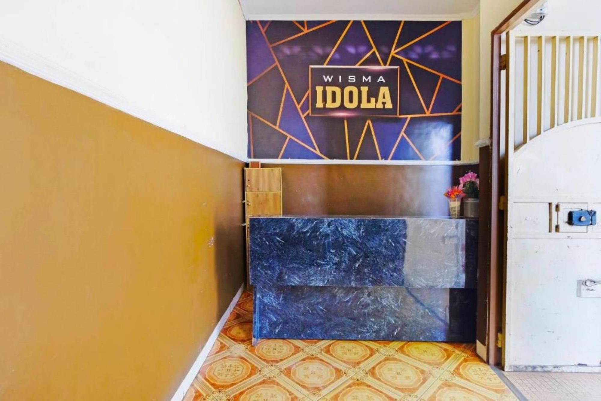 Wisma Idola Palopo Bagian luar foto